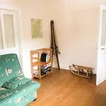 Cosy Lisiere De Foret Chalet